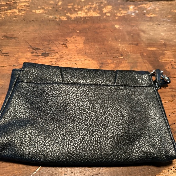 Small wristlet - Picture 2 of 4